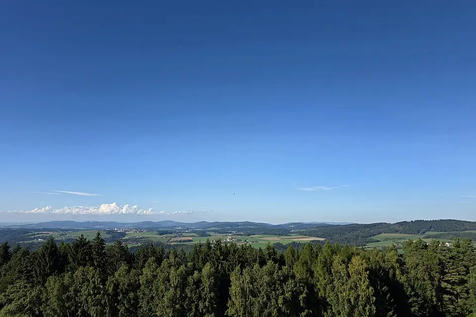 Authentischer Reisemoment in Bayerischen Wald – passend zu Busreise Bayerischer Wald Angebote vergleichen – Dauer & Komfort