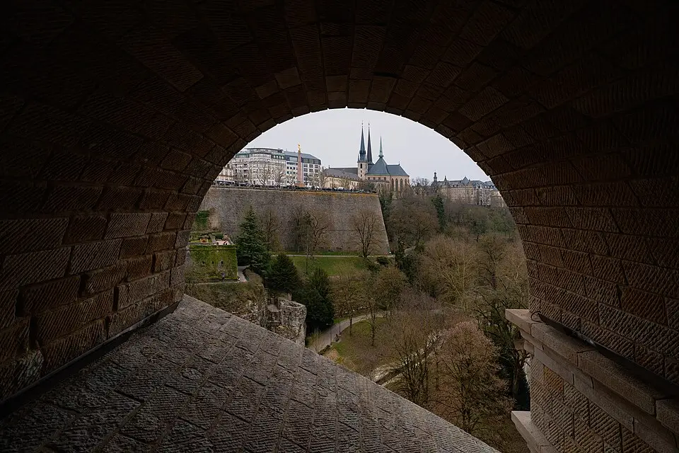Landschaft und Sehenswürdigkeiten in Luxemburg für Busreise Luxemburg im Sommer – Tipps zur Auswahl