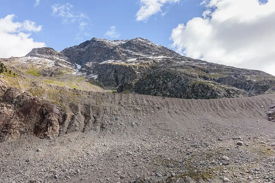 Authentischer Reisemoment in Engadin – passend zu Wellnessreise Engadin mit dem Bus – ehrlich eingeordnet