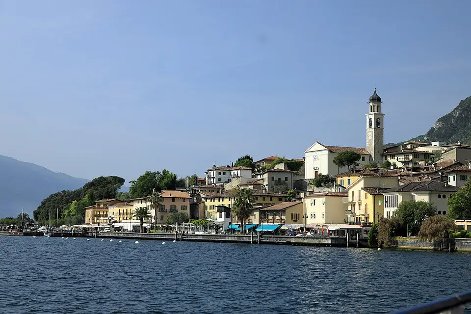 Authentischer Reisemoment in Gardasee – passend zu Busreise Gardasee im Winter – Reisecheck
