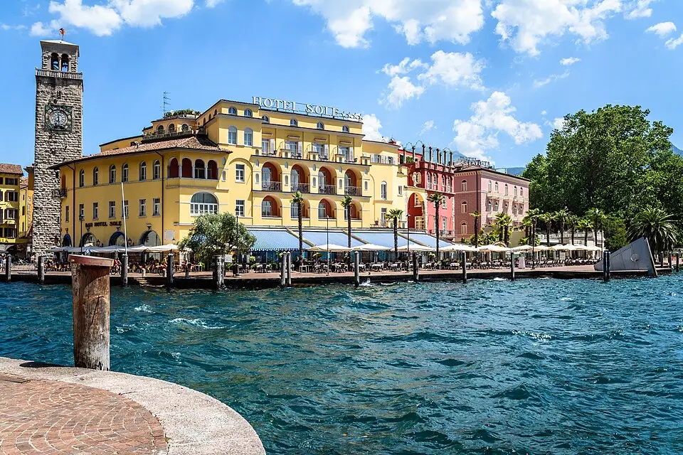 Landschaft und Sehenswürdigkeiten in Gardasee für Panoramareise Gardasee mit dem Bus – Reiseguide