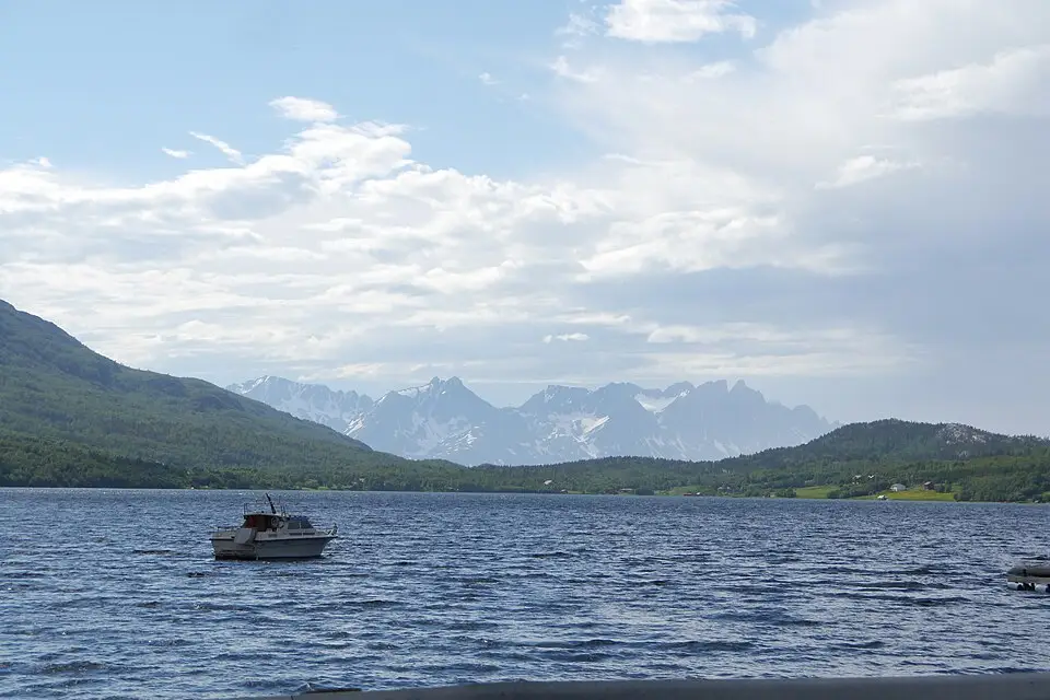 Authentischer Reisemoment in Nordkap – passend zu Busreise Nordkap mit wenig Gehstrecke – Reiseguide