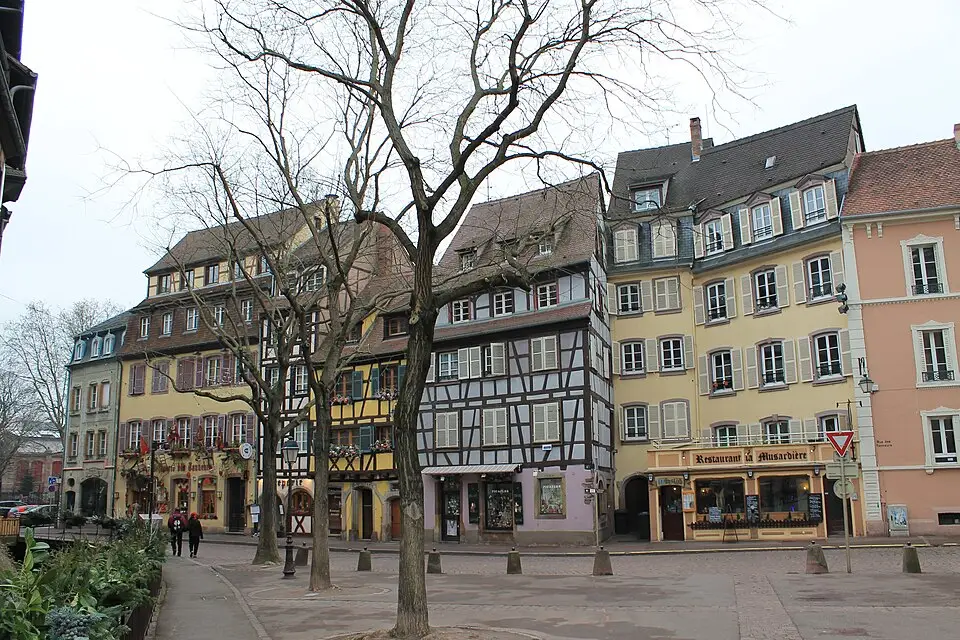 Stimmungsvolle Reiseansicht aus Elsass für Busreise Elsass mit Schifffahrt – Dauer & Komfort