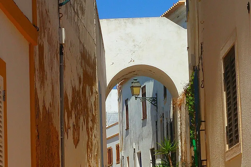 Landschaft und Sehenswürdigkeiten in Algarve für Busreise Algarve mit Schifffahrt – Route & Leistungen