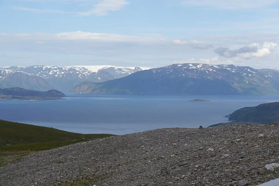 Stimmungsvolle Reiseansicht aus Nordkap für Weihnachtsreise Nordkap mit dem Bus – Reiseguide