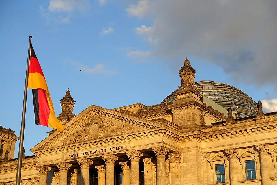 Stimmungsvolle Reiseansicht aus Berlin für Busreise Berlin mit 4-Sterne-Hotel – Tipps zur Auswahl