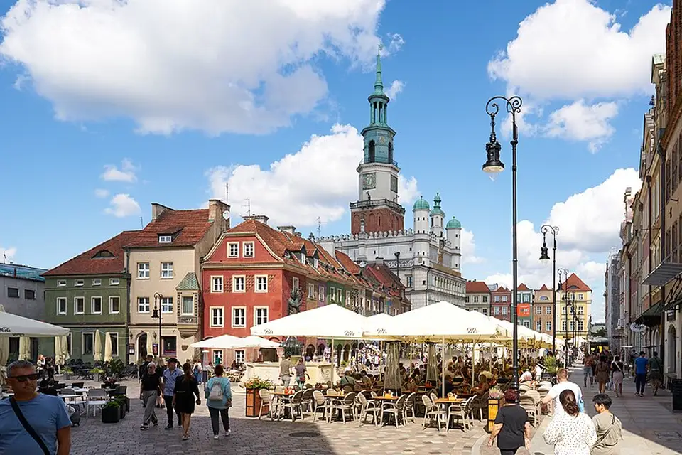 Stimmungsvolle Reiseansicht aus Warschau für Günstige Busreise Warschau – ehrlich eingeordnet