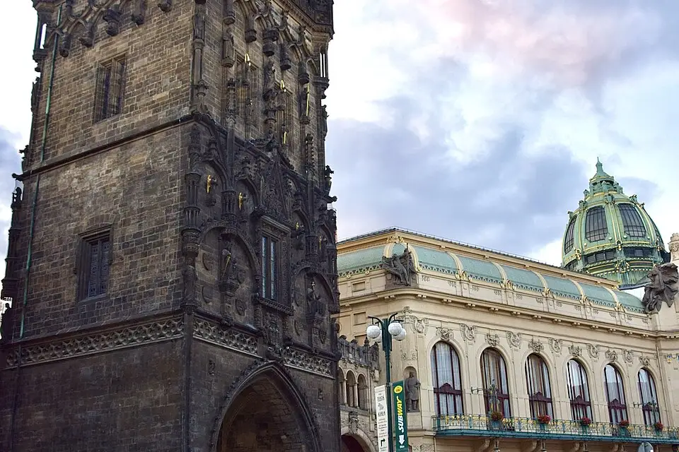 Stimmungsvolle Reiseansicht aus Prag für Premium Busreise Prag – Tipps zur Auswahl
