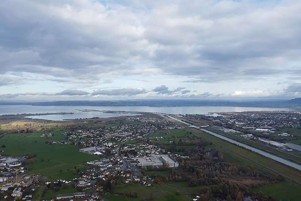 Stimmungsvolle Reiseansicht aus Bodensee für Vereinsreise Bodensee mit dem Bus – Tipps zur Auswahl