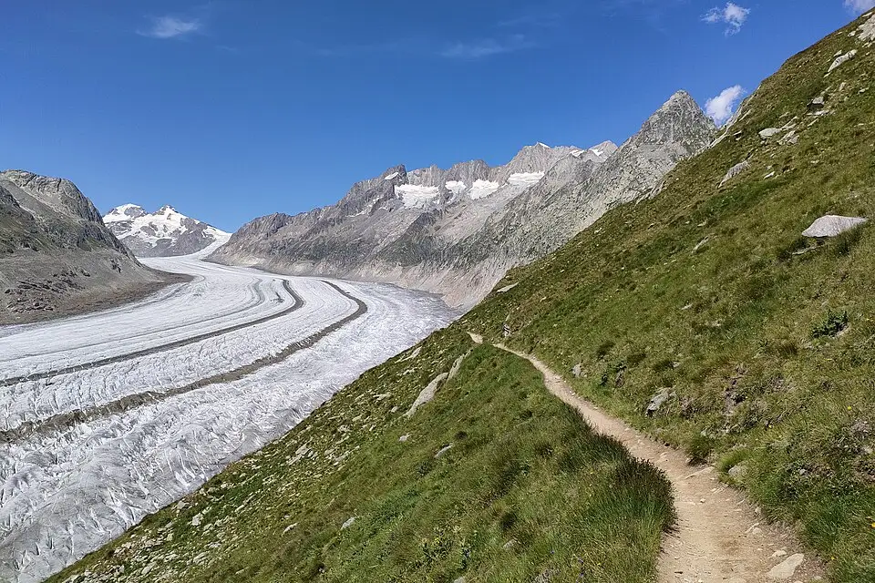 Authentischer Reisemoment in Wallis – passend zu Busreise Wallis im Winter – ehrlich eingeordnet