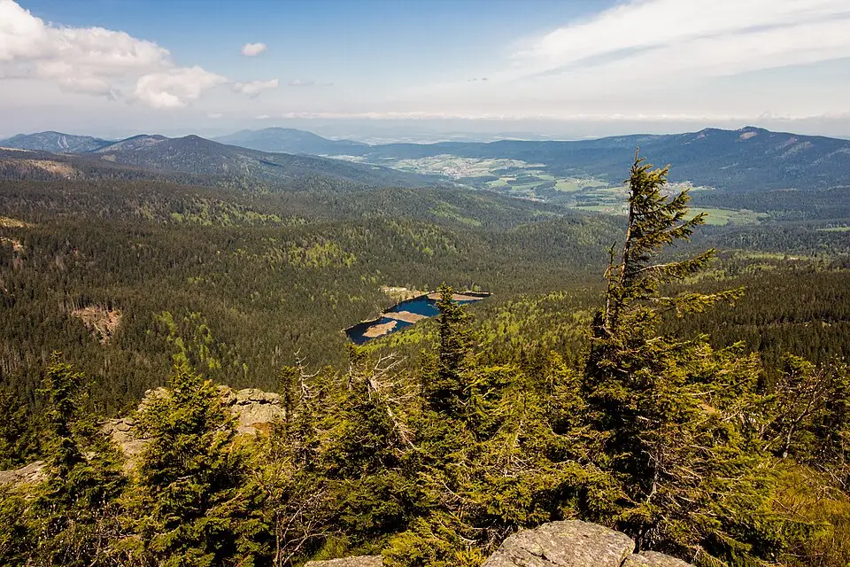 Stimmungsvolle Reiseansicht aus Bayerischen Wald für Busreise Bayerischer Wald 10 Tage – Tipps zur Auswahl