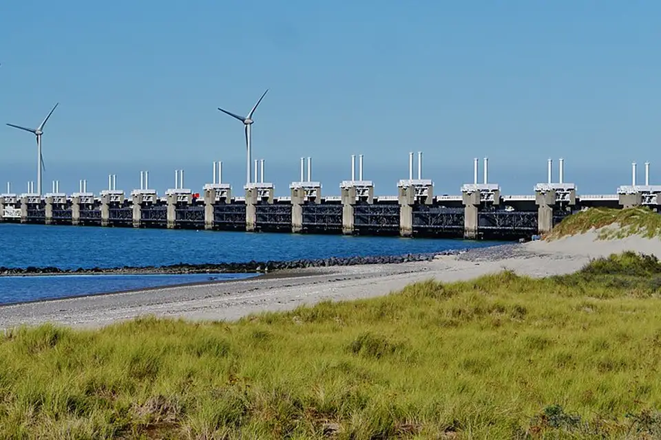 Authentischer Reisemoment in Zeeland – passend zu Busreise Zeeland ab Hamburg – Dauer & Komfort