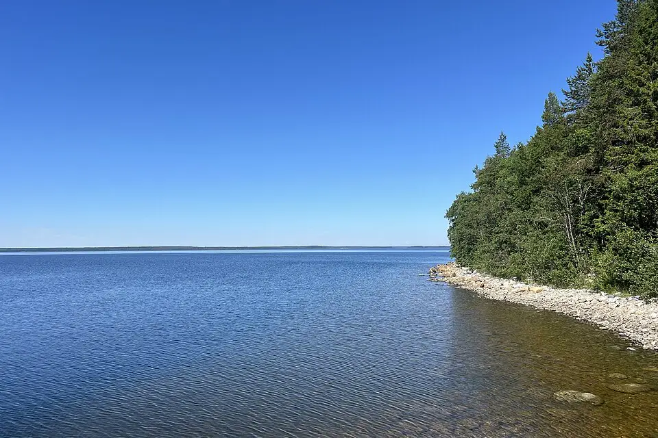 Authentischer Reisemoment in Ostsee – passend zu Busreise Ostsee im Herbst – Reiseguide