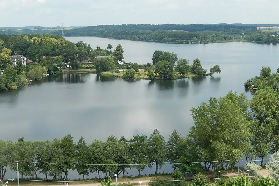 Authentischer Reisemoment in Mecklenburgischen Seenplatte – passend zu Mecklenburgische Seenplatte – Komfortreise im Vier-Sterne-Hotel