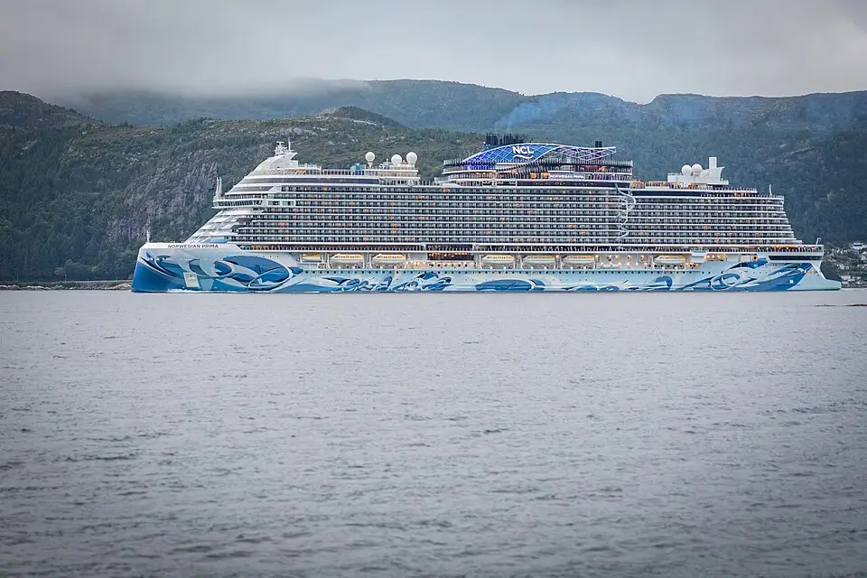 Stimmungsvolle Reiseansicht aus Norwegische Fjorde für Busreise Norwegische Fjorde ohne Nachtfahrt – Reiseguide