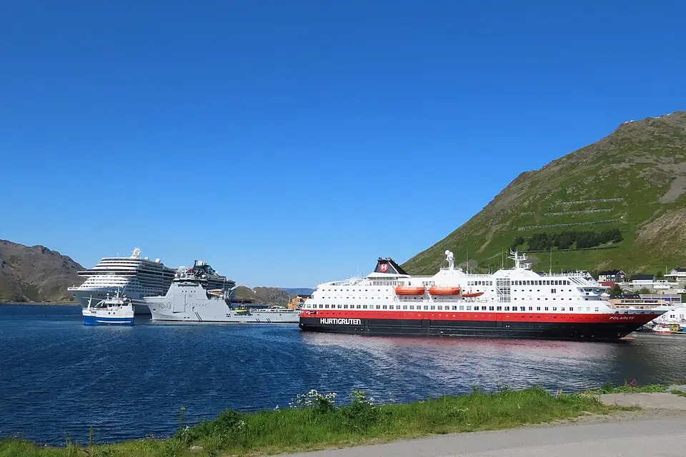 Stimmungsvolle Reiseansicht aus Nordkap für Naturreise Nordkap mit dem Bus – Reiseguide