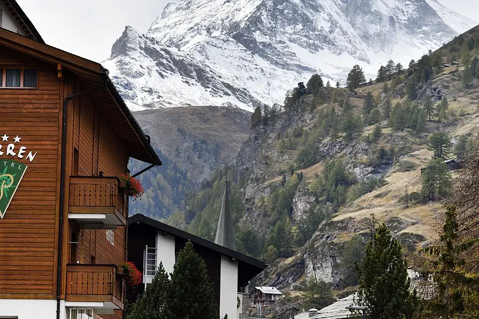 Landschaft und Sehenswürdigkeiten in Wallis für Standortreise Wallis mit dem Bus – Dauer & Komfort