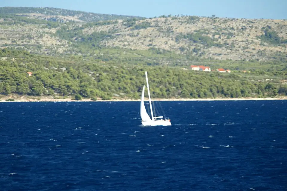 Stimmungsvolle Reiseansicht aus Dalmatien für Busreise Dalmatien im Frühling – Reisecheck