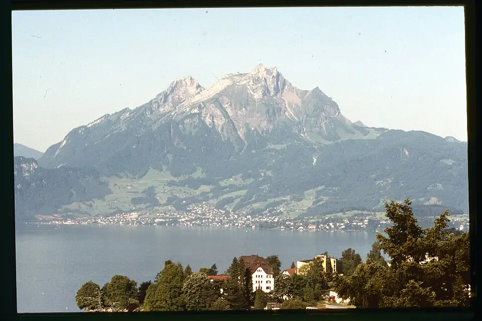 Authentischer Reisemoment in Vierwaldstättersee – passend zu Premium Busreise Vierwaldstättersee – Route & Leistungen