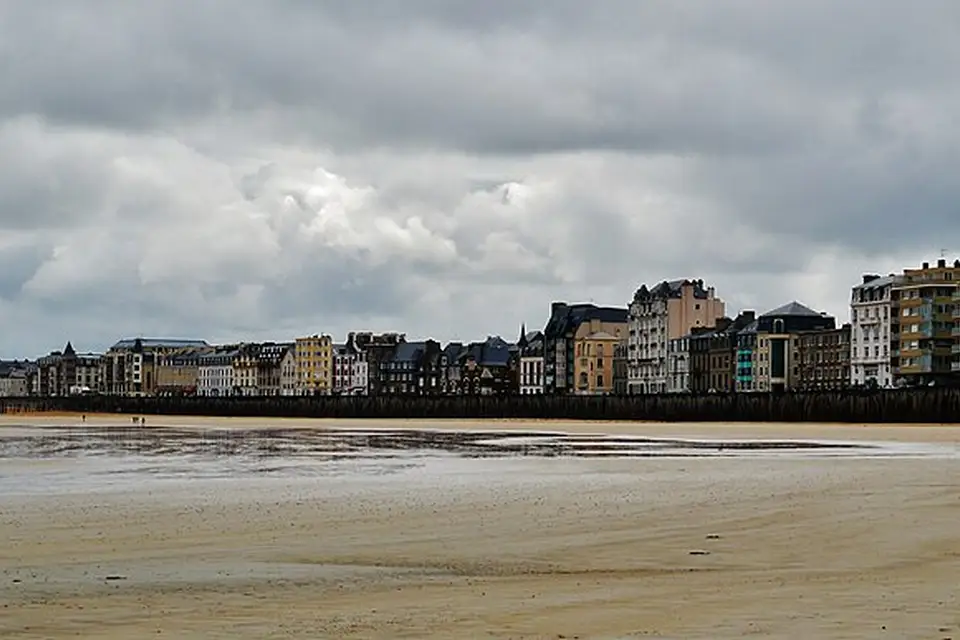 Stimmungsvolle Reiseansicht aus Bretagne für Premium Busreise Bretagne – Route & Leistungen