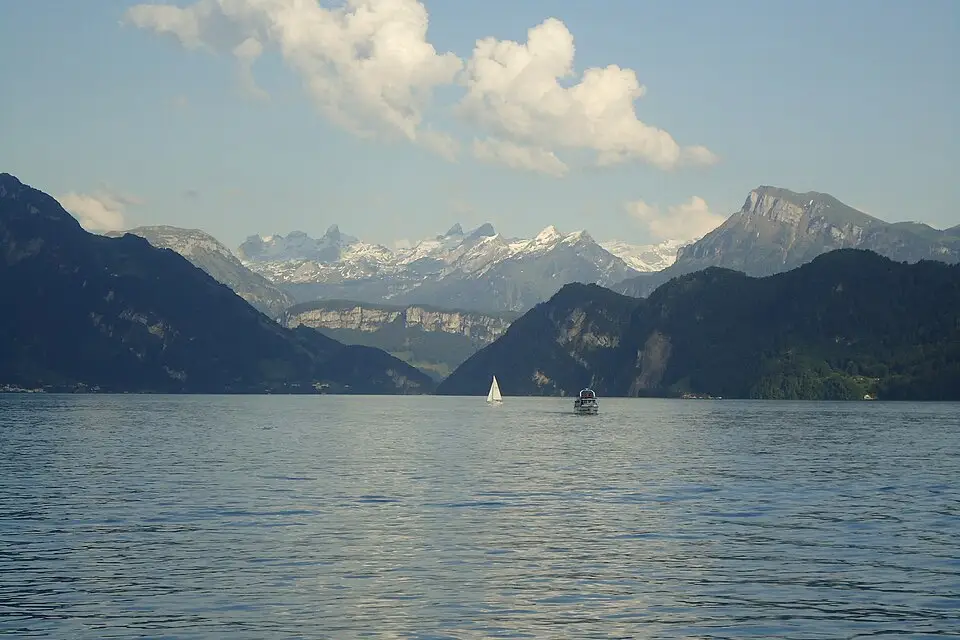 Landschaft und Sehenswürdigkeiten in Vierwaldstättersee für Busreise Vierwaldstättersee ab Berlin – Tipps zur Auswahl