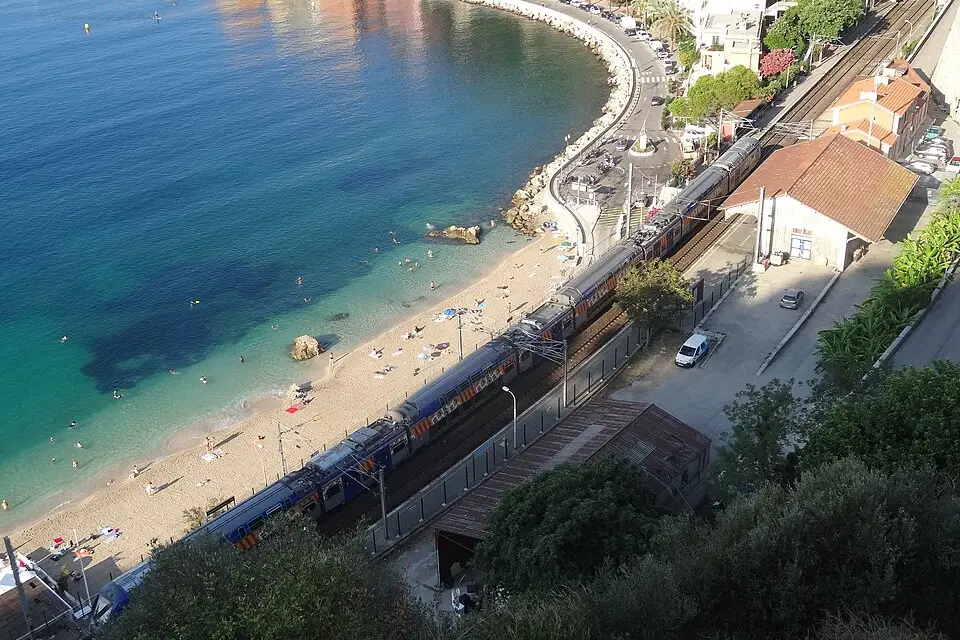 Authentischer Reisemoment in Côte d’Azur – passend zu Busreise Côte d’Azur mit 4-Sterne-Hotel – Dauer & Komfort