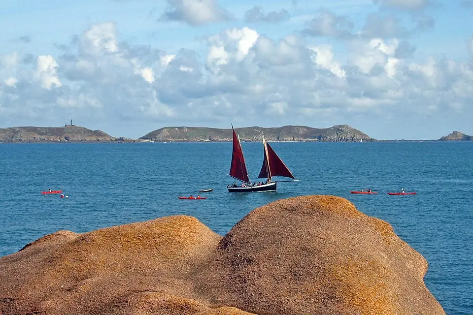 Stimmungsvolle Reiseansicht aus Bretagne für Busreise Bretagne ab NRW – Route & Leistungen