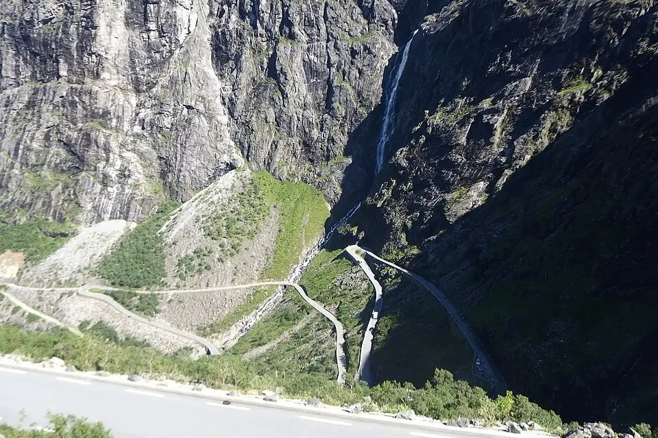 Stimmungsvolle Reiseansicht aus Norwegische Fjorde für Rundreise Norwegische Fjorde mit dem Bus – Route & Leistungen