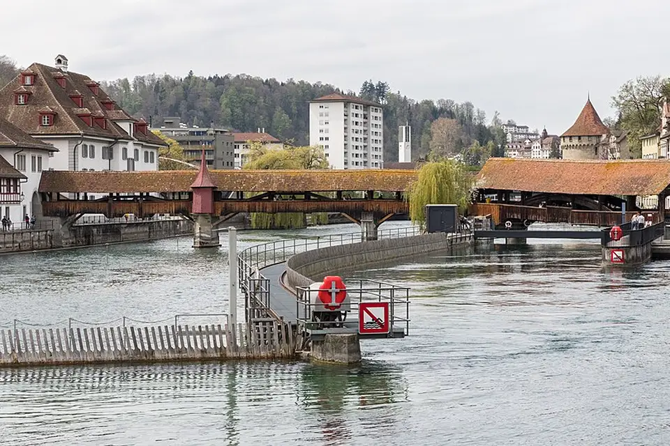 Stimmungsvolle Reiseansicht aus Vierwaldstättersee für Busreise Vierwaldstättersee mit wenig Gehstrecke – Reiseguide