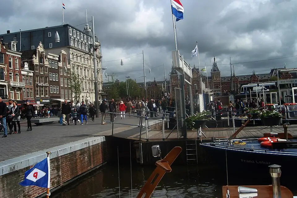 Landschaft und Sehenswürdigkeiten in Amsterdam für Beste Reisezeit für eine Busreise Amsterdam – Reisecheck