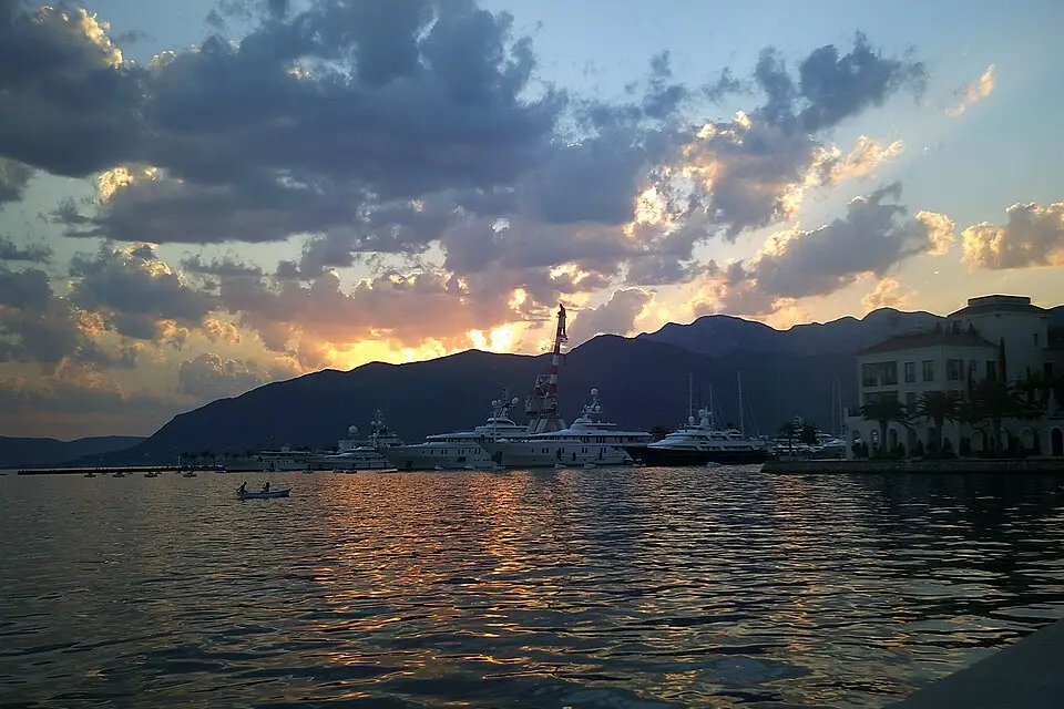Landschaft und Sehenswürdigkeiten in Montenegro für Premium Busreise Montenegro – Reisecheck
