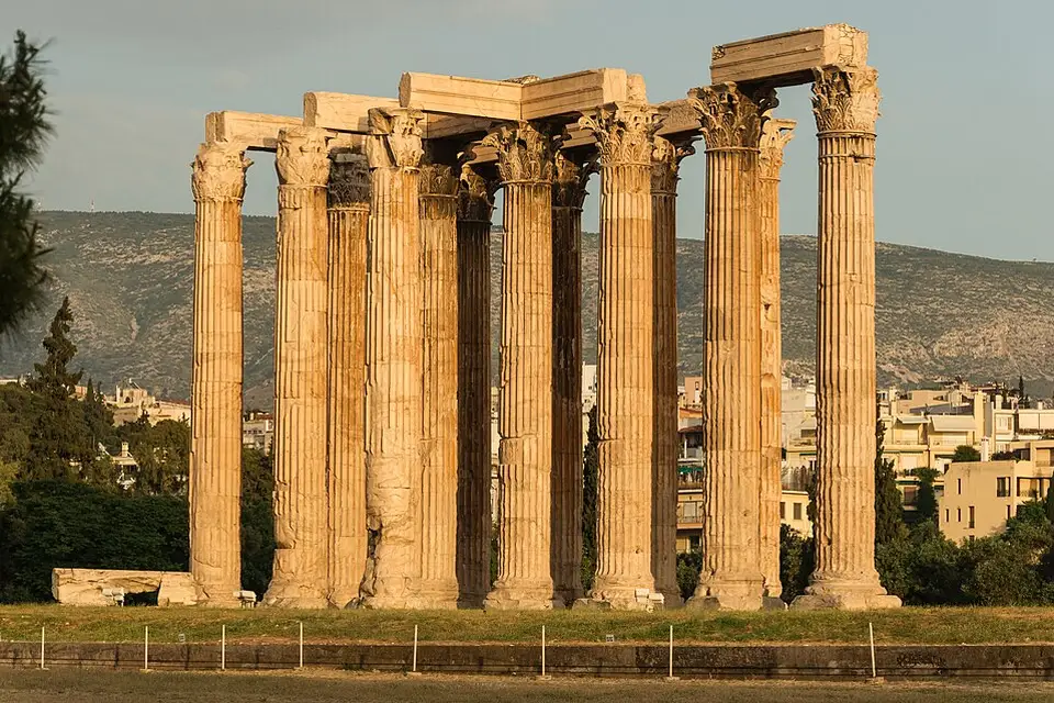 Landschaft und Sehenswürdigkeiten in Athen für Busreise Athen ab Hamburg – ehrlich eingeordnet