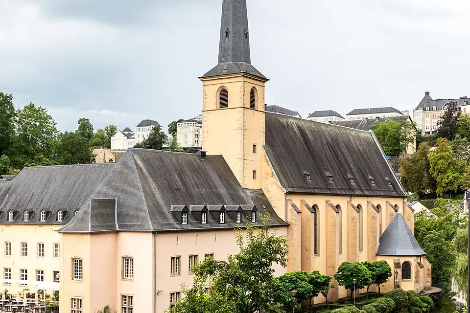 Authentischer Reisemoment in Luxemburg – passend zu Busreise Luxemburg für Alleinreisende – Dauer & Komfort