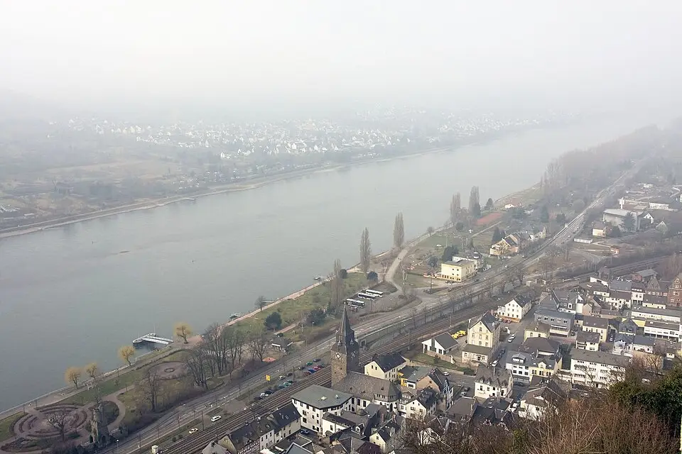 Stimmungsvolle Reiseansicht aus Rhein für Busreise Romantischer Rhein ab Berlin – Tipps zur Auswahl