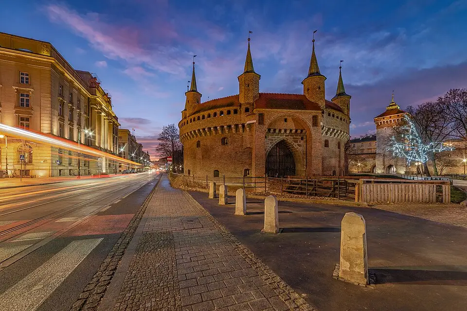 Stimmungsvolle Reiseansicht aus Krakau für Busreise Krakau ab Hamburg – Dauer & Komfort