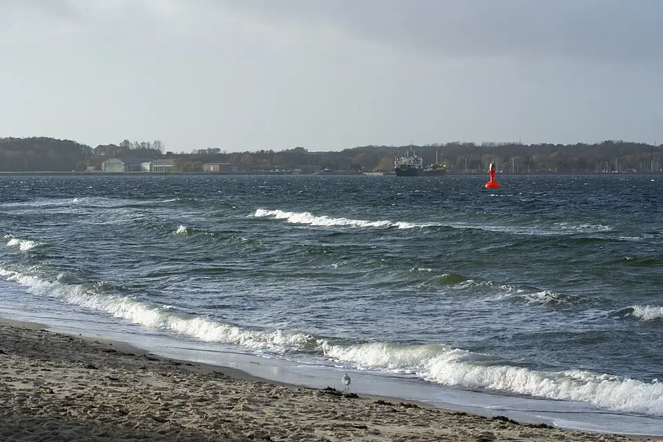 Stimmungsvolle Reiseansicht aus Ostsee für Busreise Ostsee in kleiner Gruppe – Reisecheck