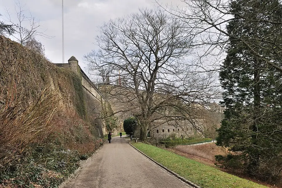 Stimmungsvolle Reiseansicht aus Luxemburg für Busreise Luxemburg mit Reiseleitung – Reisecheck