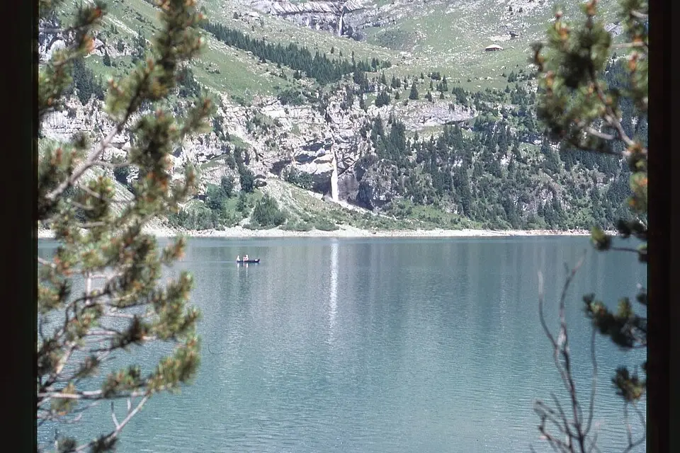 Stimmungsvolle Reiseansicht aus Berner Oberland für Busreise Berner Oberland übers Wochenende – Tipps zur Auswahl