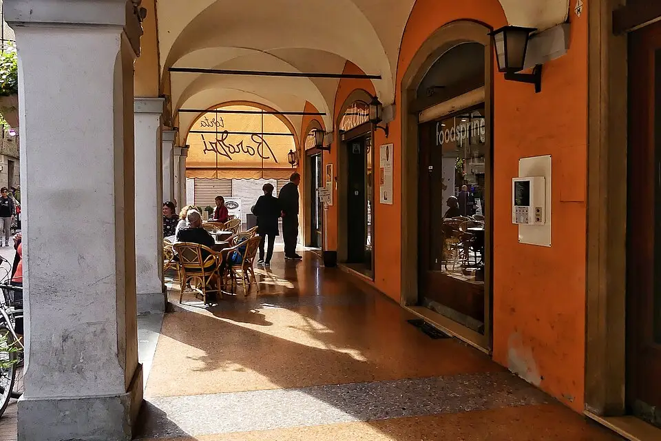 Authentischer Reisemoment in Emilia Romagna – passend zu Busreise Emilia-Romagna mit Halbpension – Tipps zur Auswahl