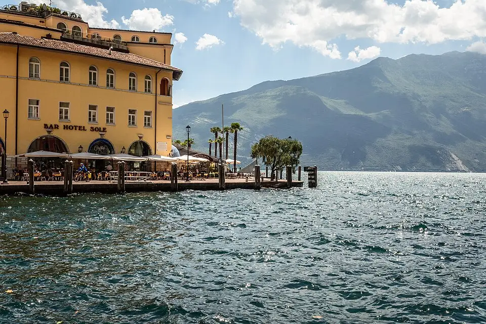 Landschaft und Sehenswürdigkeiten in Gardasee für Premium Busreise Gardasee – Reisecheck