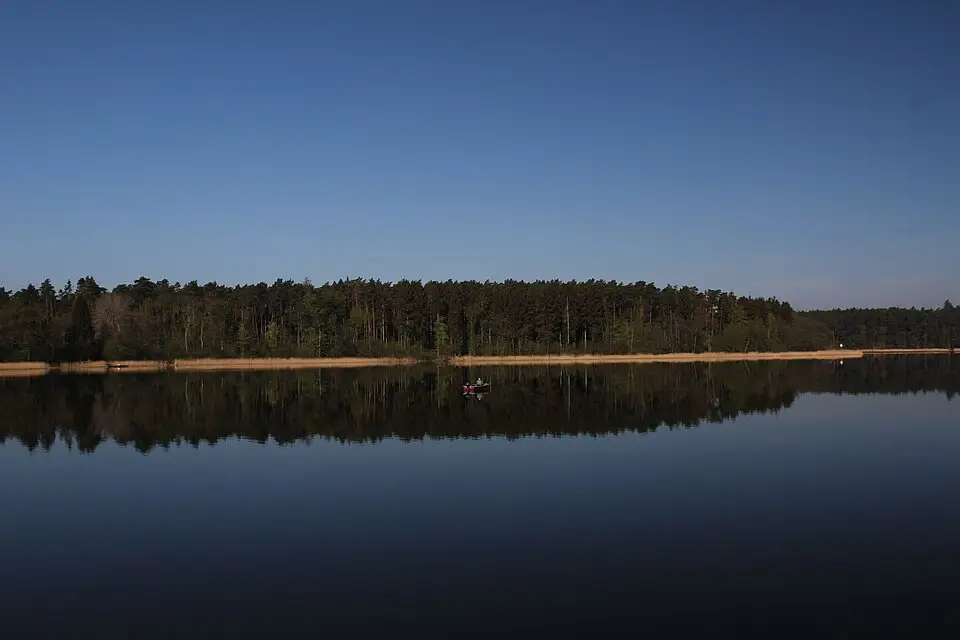 Stimmungsvolle Reiseansicht aus Mecklenburgischen Seenplatte für Mecklenburgische Seenplatte – Busreise für Alleinreisende