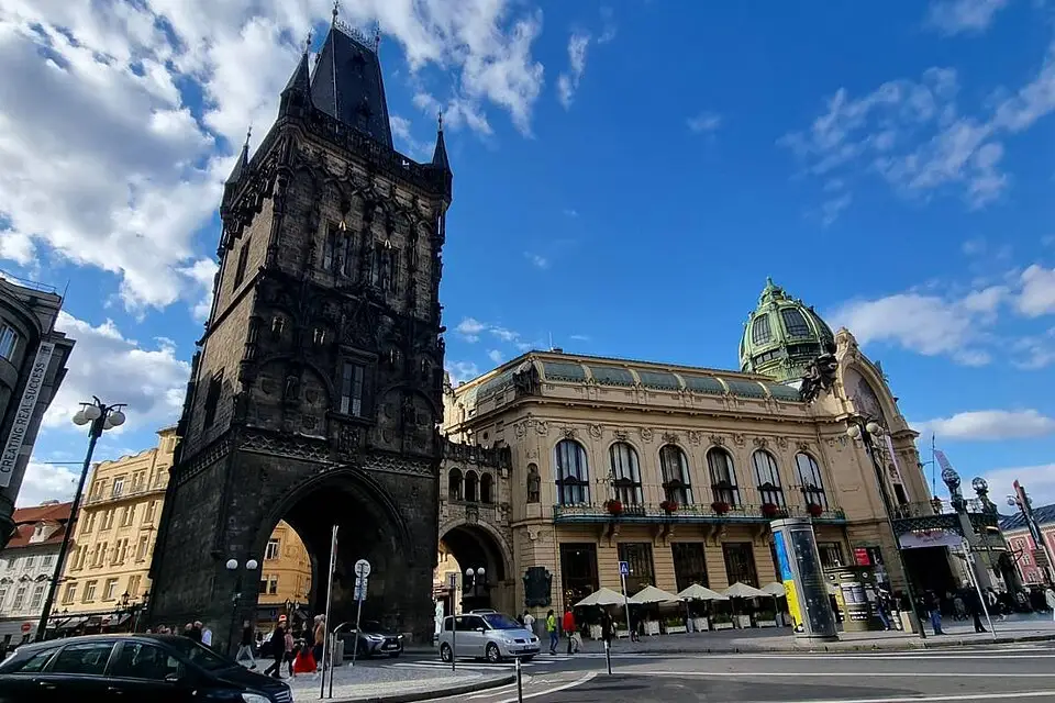 Authentischer Reisemoment in Prag – passend zu Busreise Prag Angebote vergleichen – Route & Leistungen