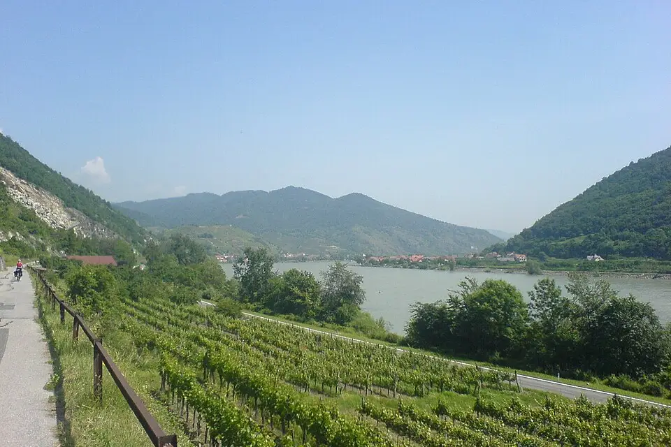 Authentischer Reisemoment in Wachau – passend zu Busreise Wachau für Senioren – Dauer & Komfort