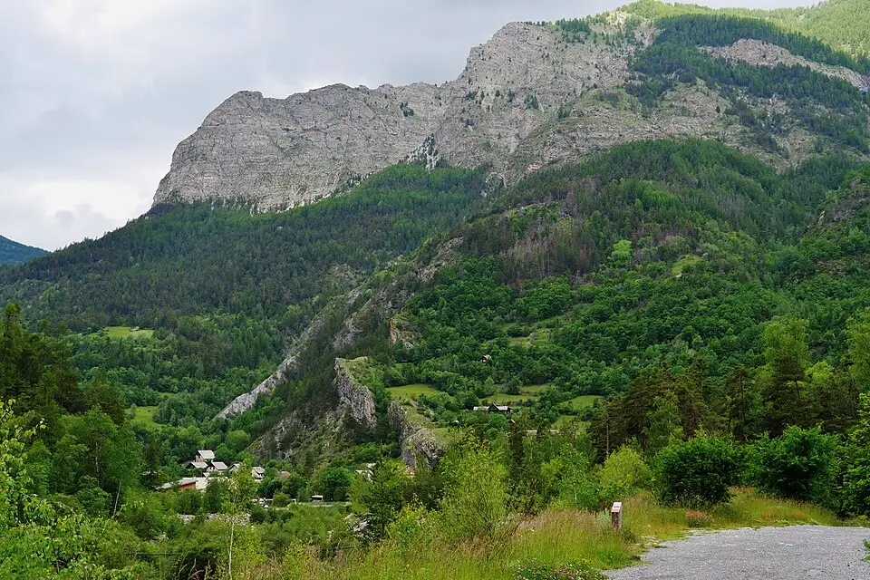 Stimmungsvolle Reiseansicht aus Provence für Standortreise Provence mit dem Bus – Dauer & Komfort