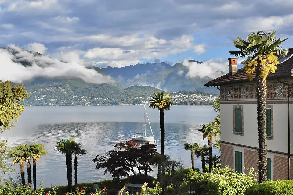 Landschaft und Sehenswürdigkeiten in Tessin für Busreise Tessin im Winter – Reiseguide