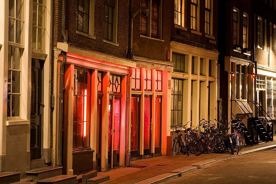 Landschaft und Sehenswürdigkeiten in Amsterdam für Busreise Amsterdam ab Berlin – Route & Leistungen