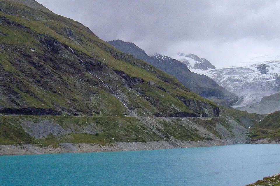 Landschaft und Sehenswürdigkeiten in Wallis für Busreise Wallis Angebote vergleichen – Reiseguide