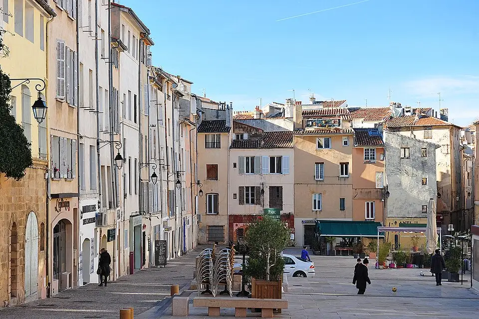 Landschaft und Sehenswürdigkeiten in Provence für Busreise Provence ab Hamburg – Tipps zur Auswahl