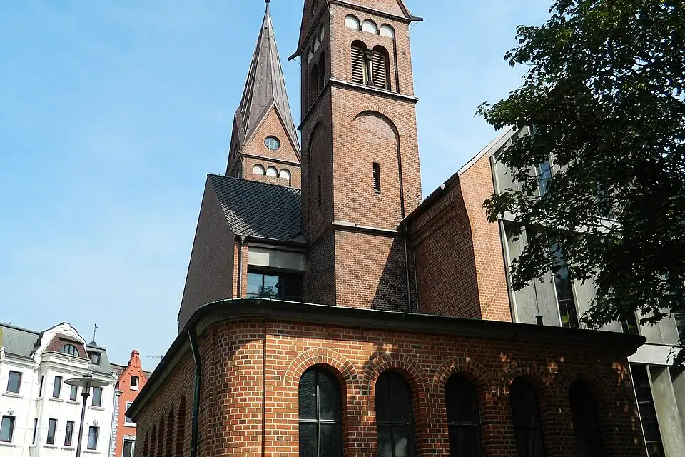 Authentischer Reisemoment in Hamburg – passend zu Adventsreise Hamburg mit dem Bus – Tipps zur Auswahl