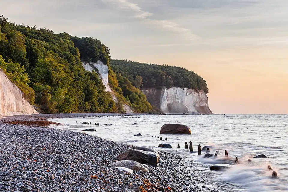 Authentischer Reisemoment in Rügen – passend zu Busreise Rügen mit Rollator – Reiseguide
